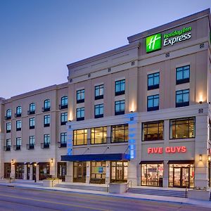 Holiday Inn Express & Suites - Kansas City Ku Medical Center, An Ihg Hotel